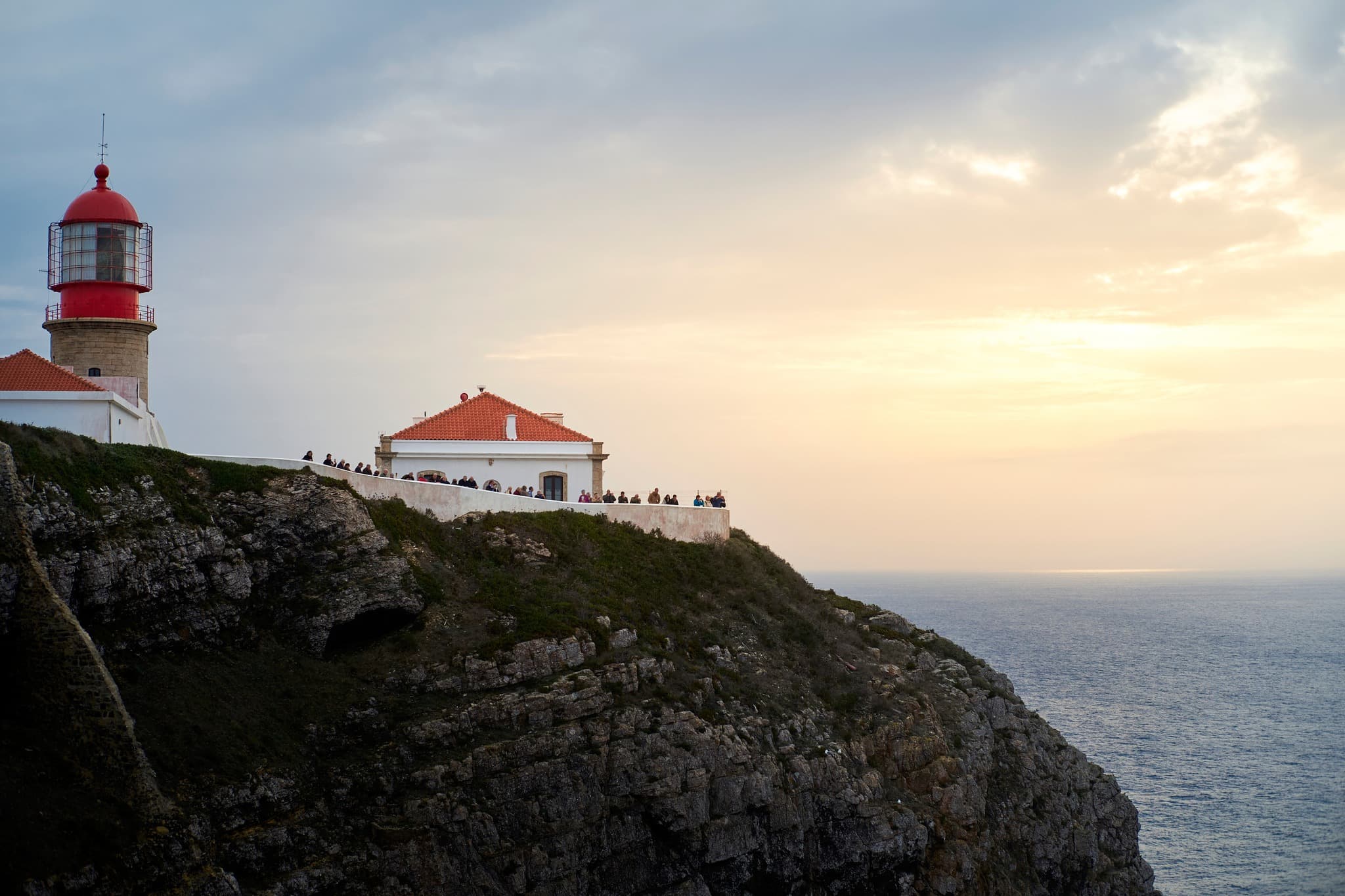 There’s a quieter side of Portugal that doesn’t make it to the postcards. Between cliffs and cork forests, the Alentejo 